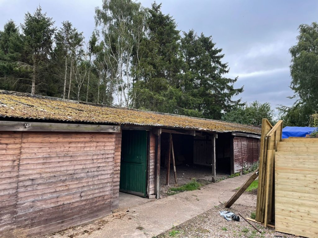 Asbestos stable removal